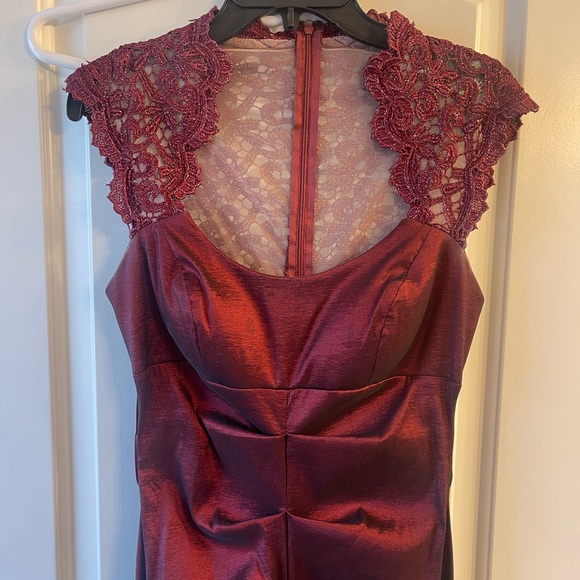 Mermaid Xscape formal gown - Picture 3 of 5